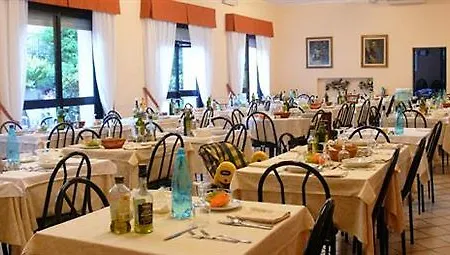 Dafne Hotel 3*