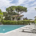 Dafne Hotel 3*
