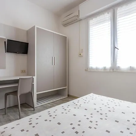 Dafne Hotel