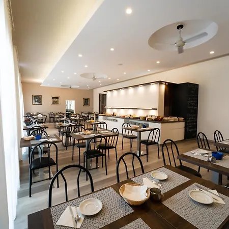 Hotel Dafne 3*