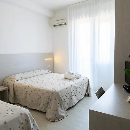 达芙妮酒店 3* 蓬他码头