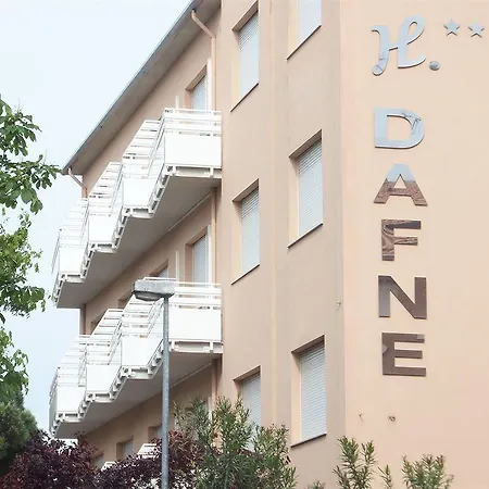 Hotel Dafne 3*