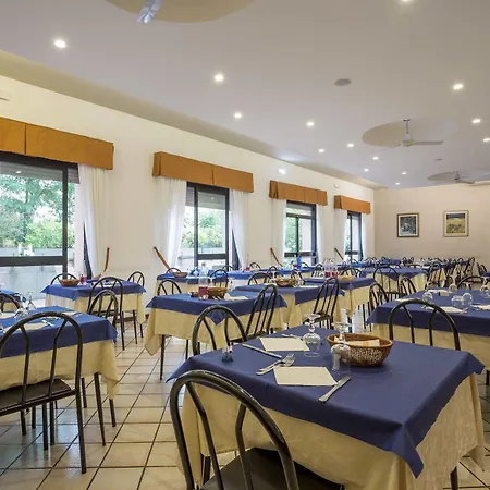 Hotel Dafne Punta Marina